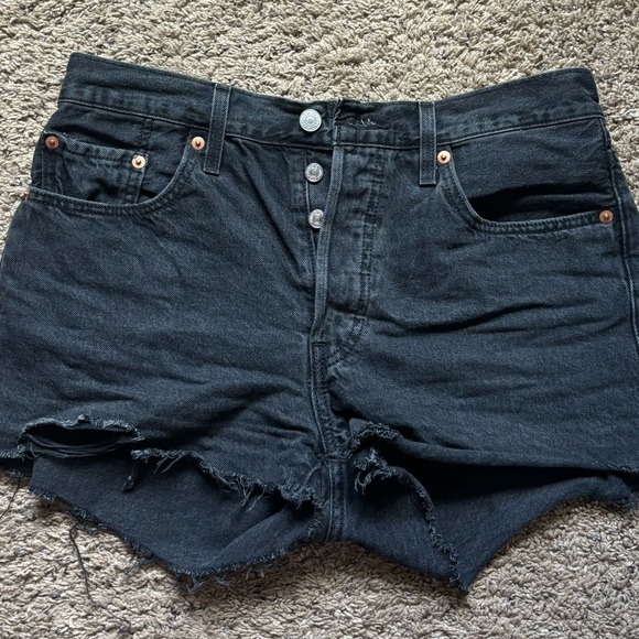 Levis 501 Shorts - Picture 3 of 3